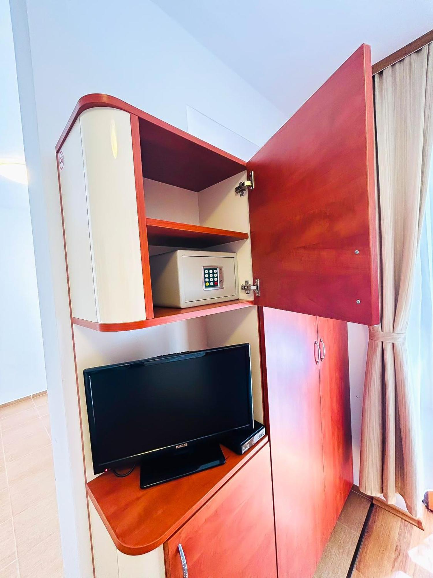 Family Hotel Helios Slantchev Briag Extérieur photo