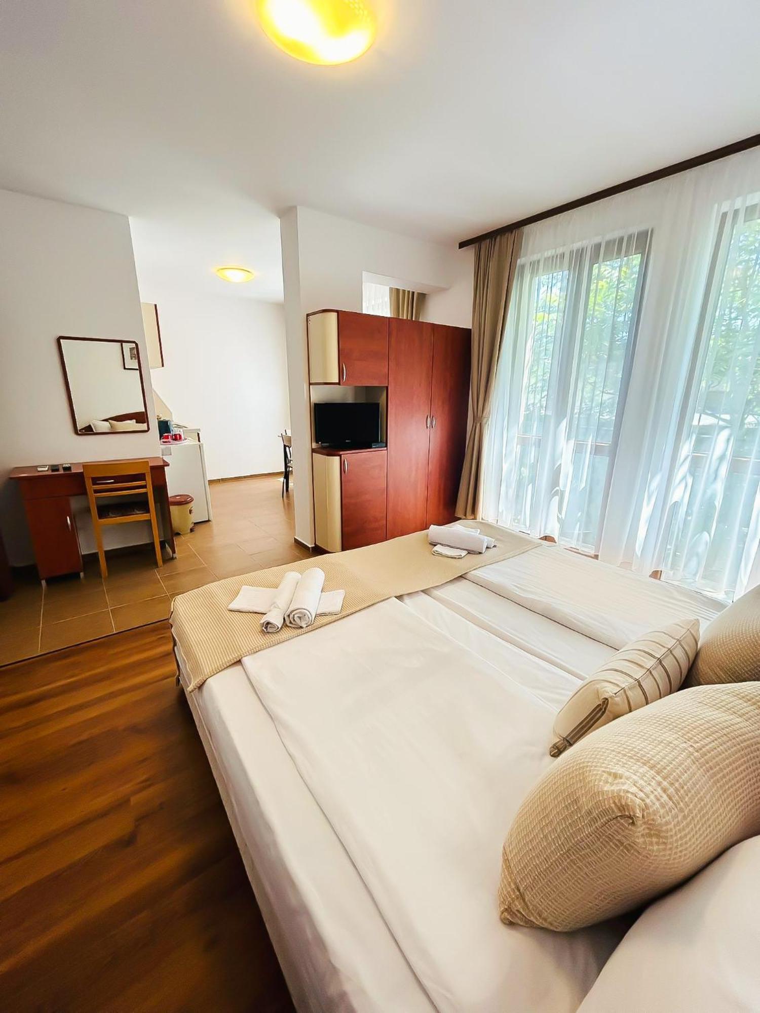 Family Hotel Helios Slantchev Briag Extérieur photo
