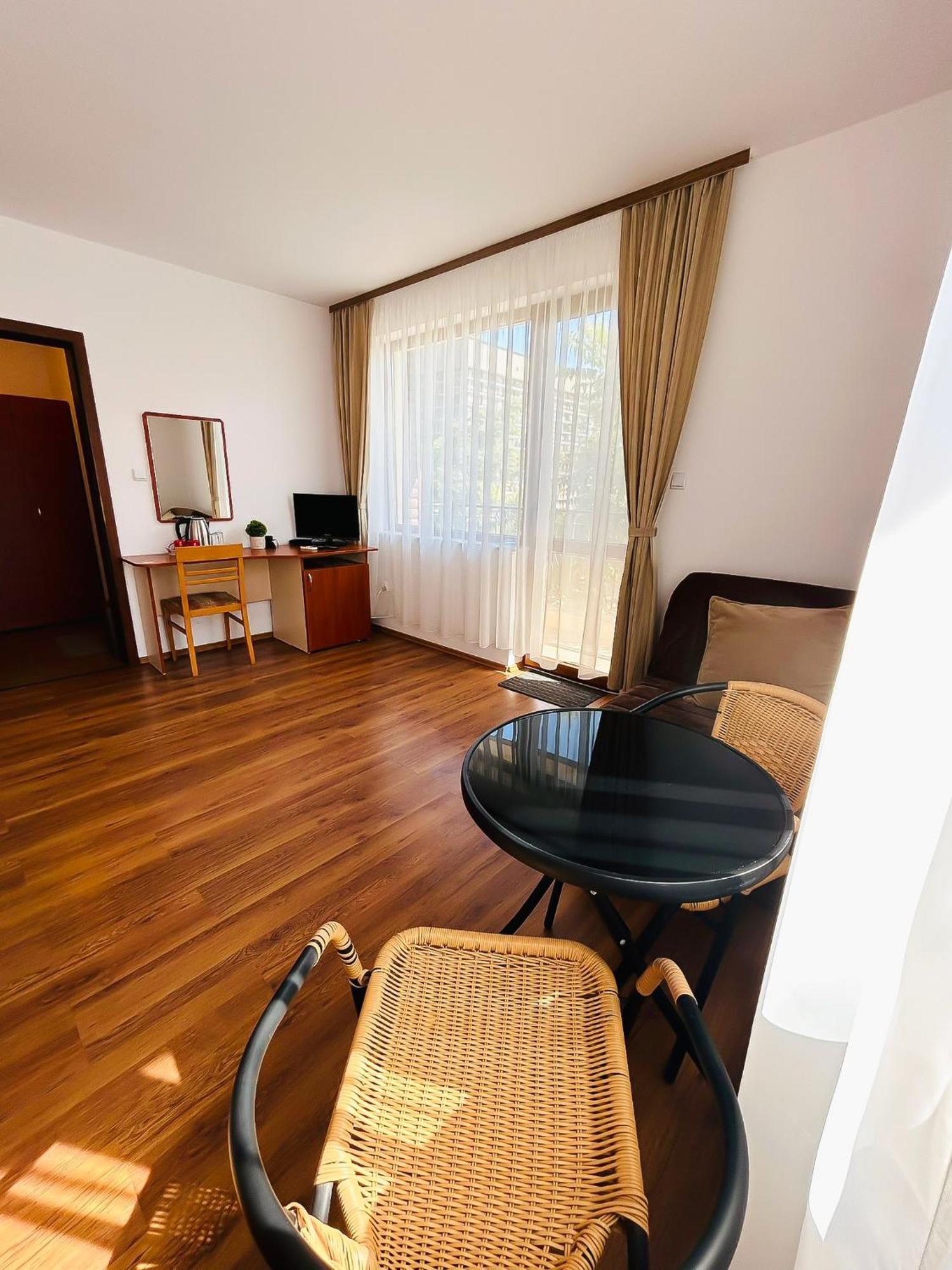 Family Hotel Helios Slantchev Briag Extérieur photo