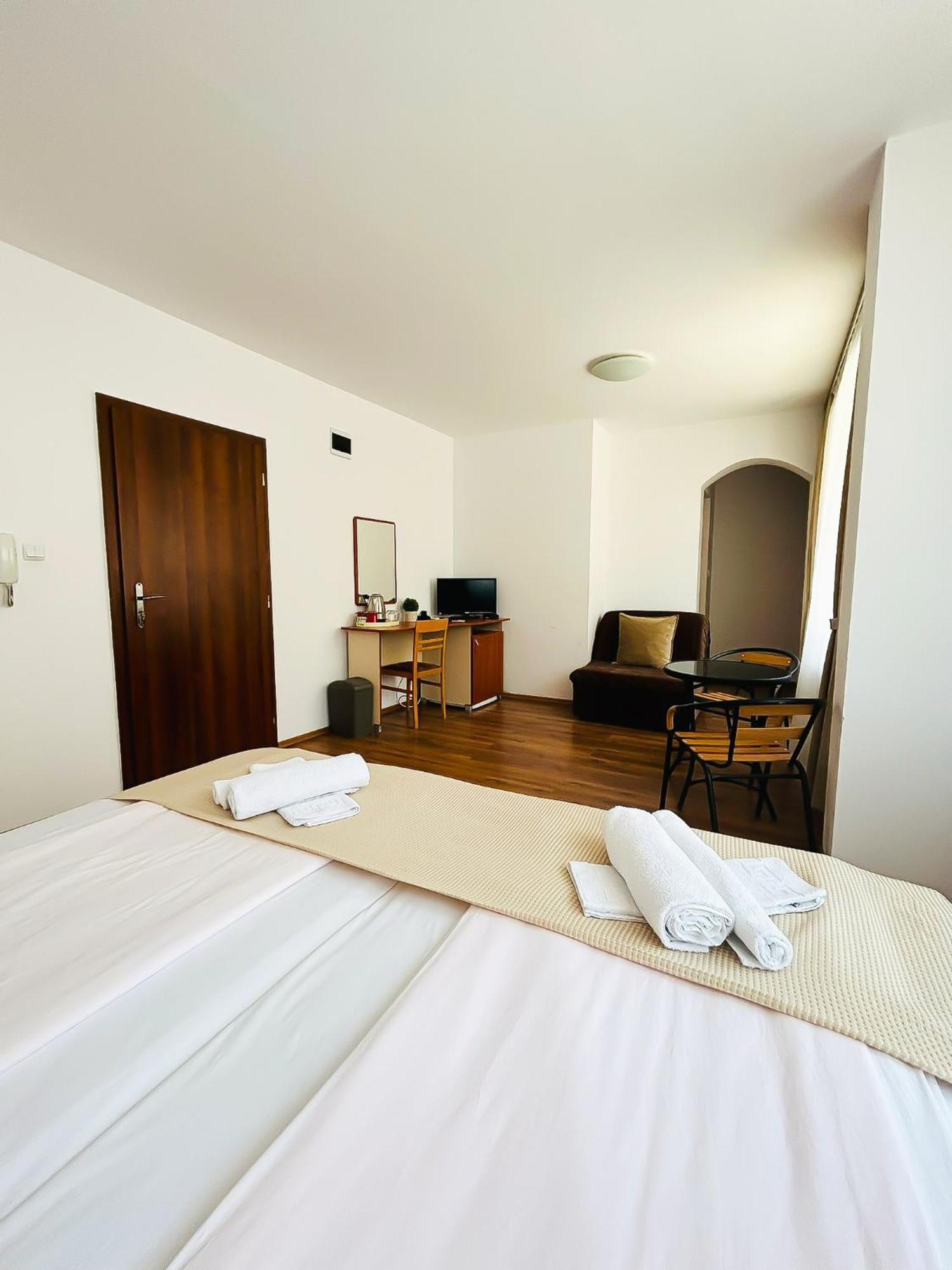 Family Hotel Helios Slantchev Briag Extérieur photo