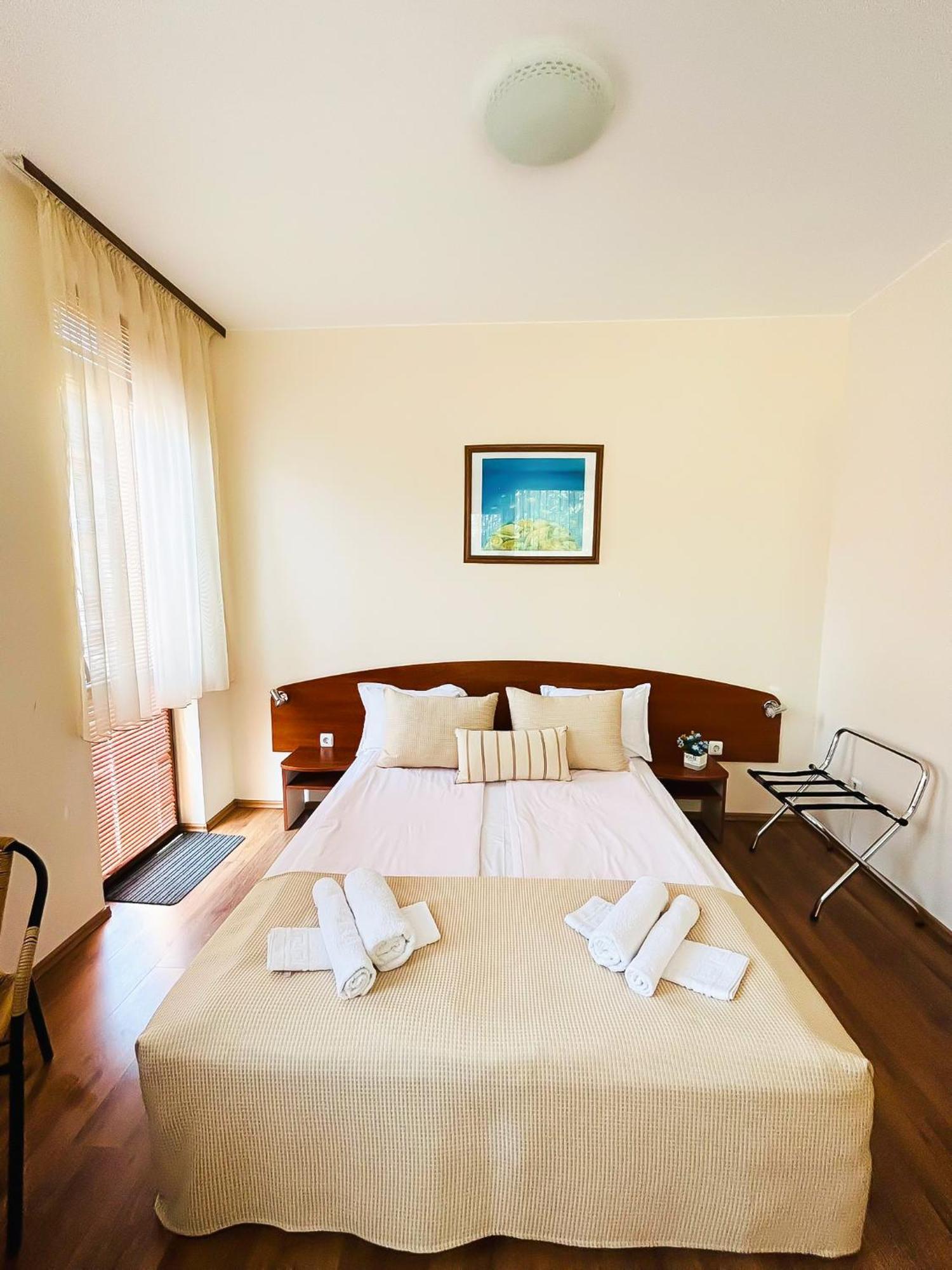 Family Hotel Helios Slantchev Briag Extérieur photo