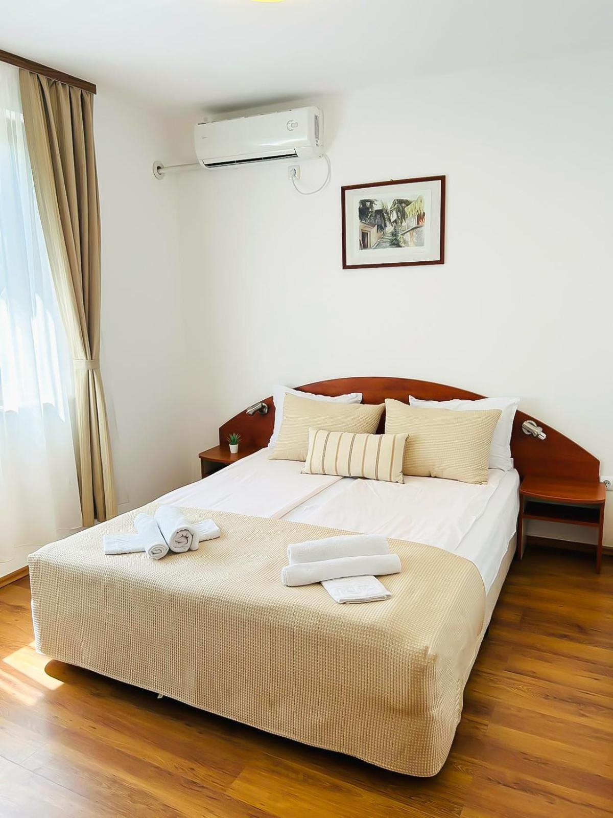 Family Hotel Helios Slantchev Briag Extérieur photo